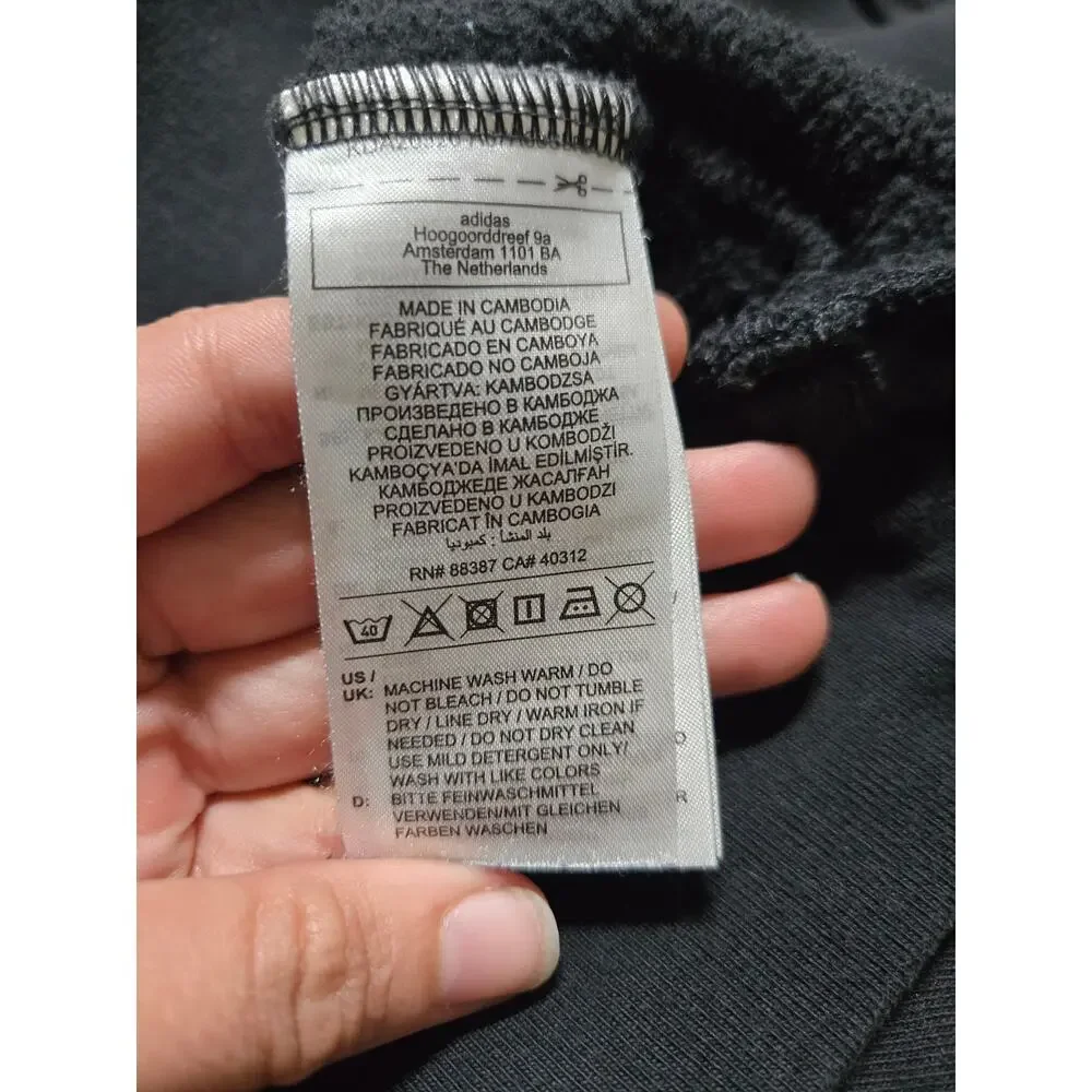 Adidas medium men's black sweater
